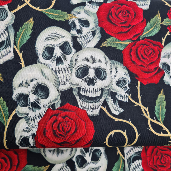 Alexander Henry Baumwollstoff Motiv: The rose tattoo