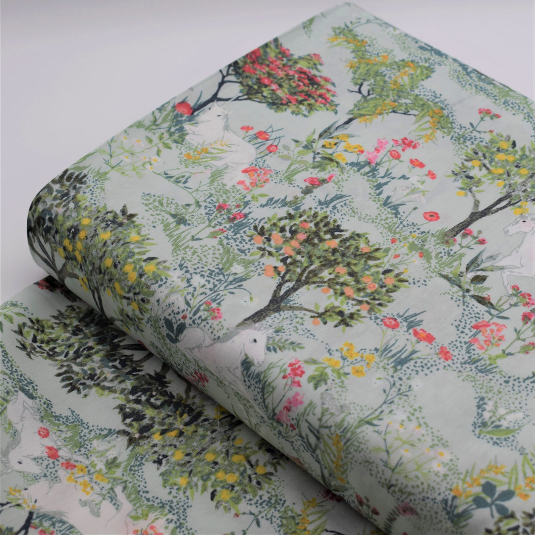 Baumwollstoff Mystical Quest by Day von Art Gallery Fabrics