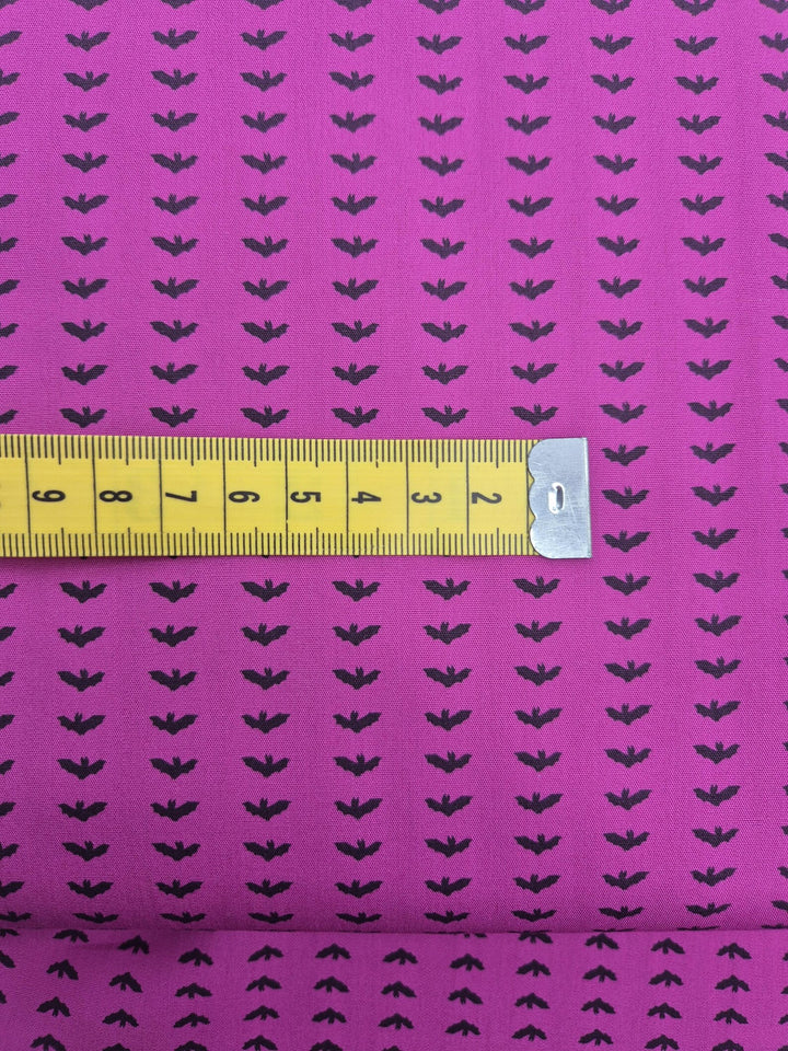 Popeline Wanna hang von Art Gallery Fabrics, Kollektion Spooky n witchy