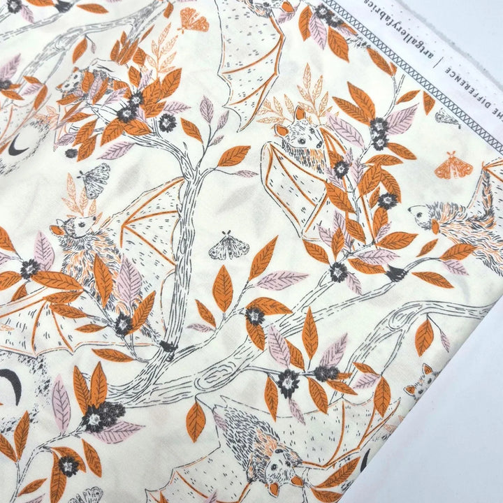 Popeline mit Fledermäusen Batty Hangout von Art Gallery Fabrics, Kollektion Sweet n spookier