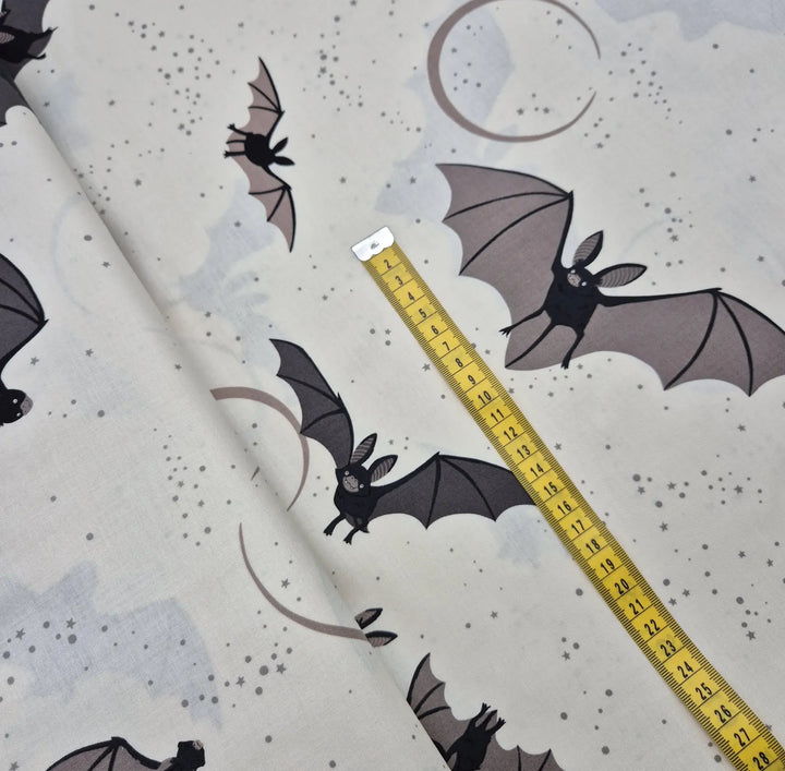 Baumwollstoff Alexander Henry Fabrics Bellatrix the bat