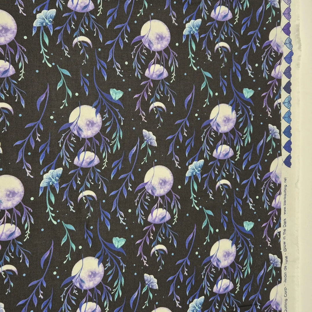 Baumwollstoff von Blank Quilting Jardin de Lune, Glow in the dark