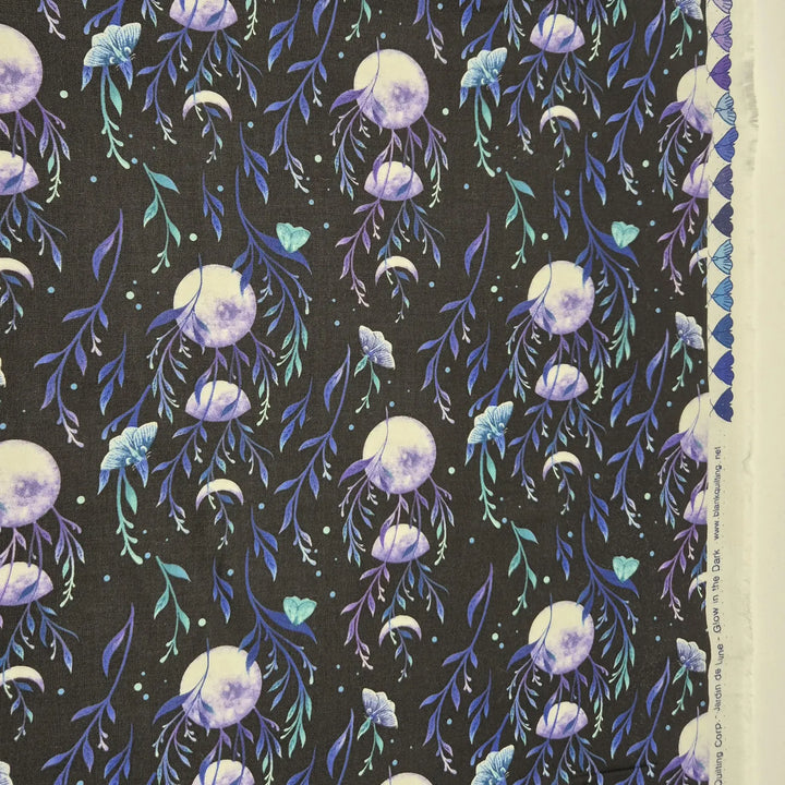 Baumwollstoff von Blank Quilting Jardin de Lune, Glow in the dark