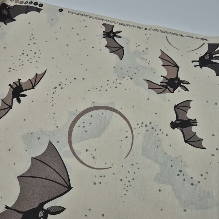 Baumwollstoff Alexander Henry Fabrics Bellatrix the bat